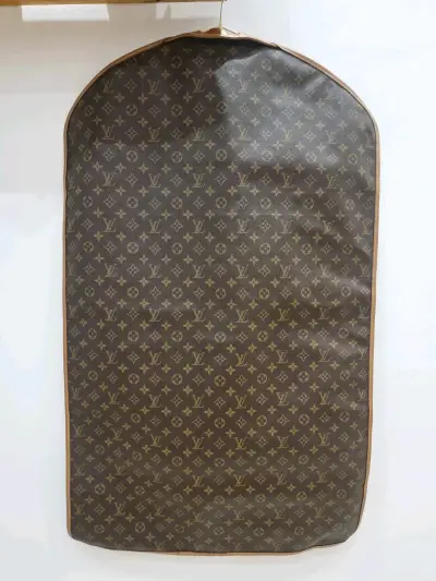 Funda para ropa Louis Vuitton monograma marrón - miniatura 2