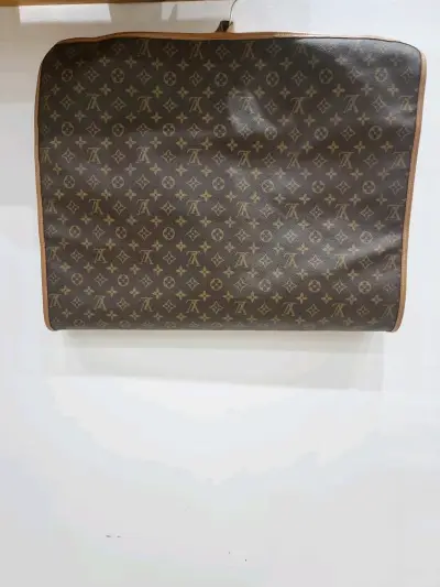 Funda para ropa Louis Vuitton monograma marrón - miniatura 3