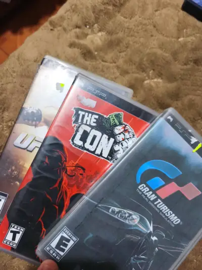 Juegos PSP Gran Turismo, UFC 2010 y The Con - miniatura 1