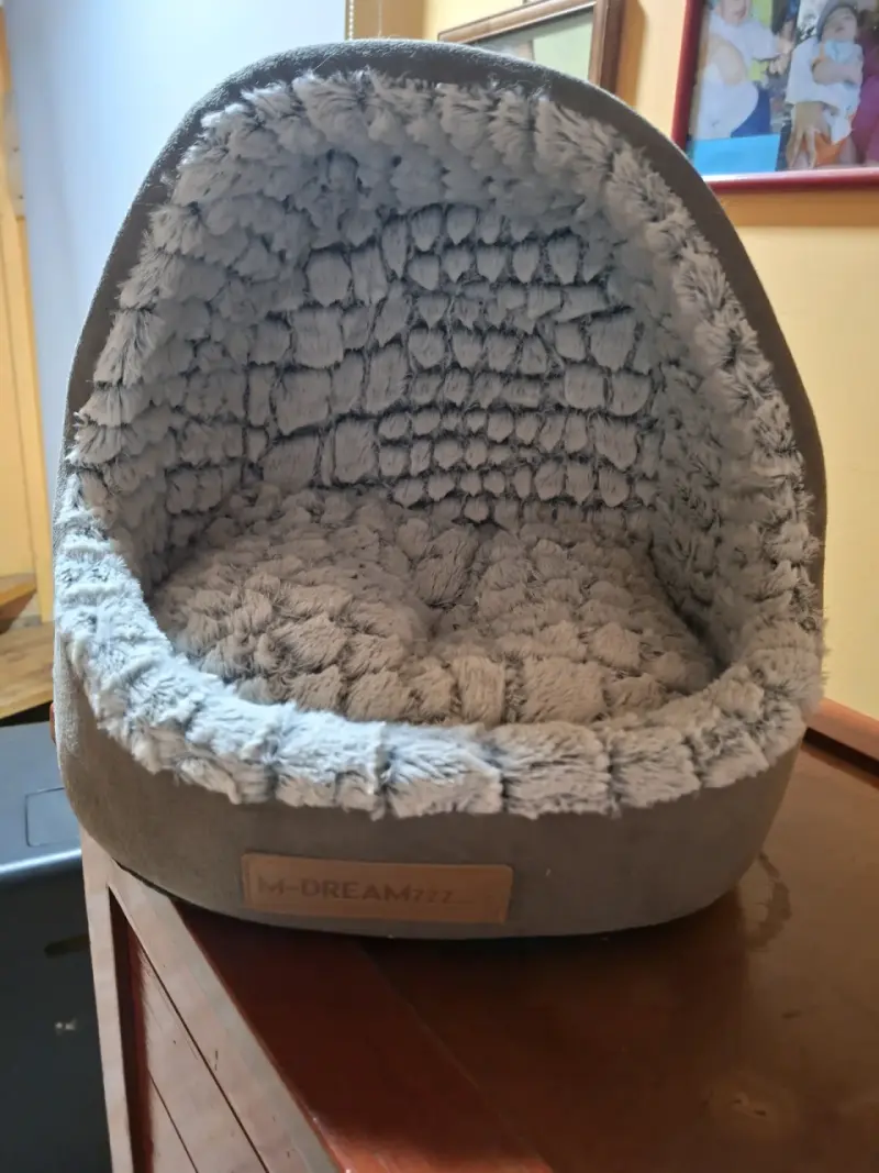 Cama para mascotas M-DREAMzzz gris acolchada
