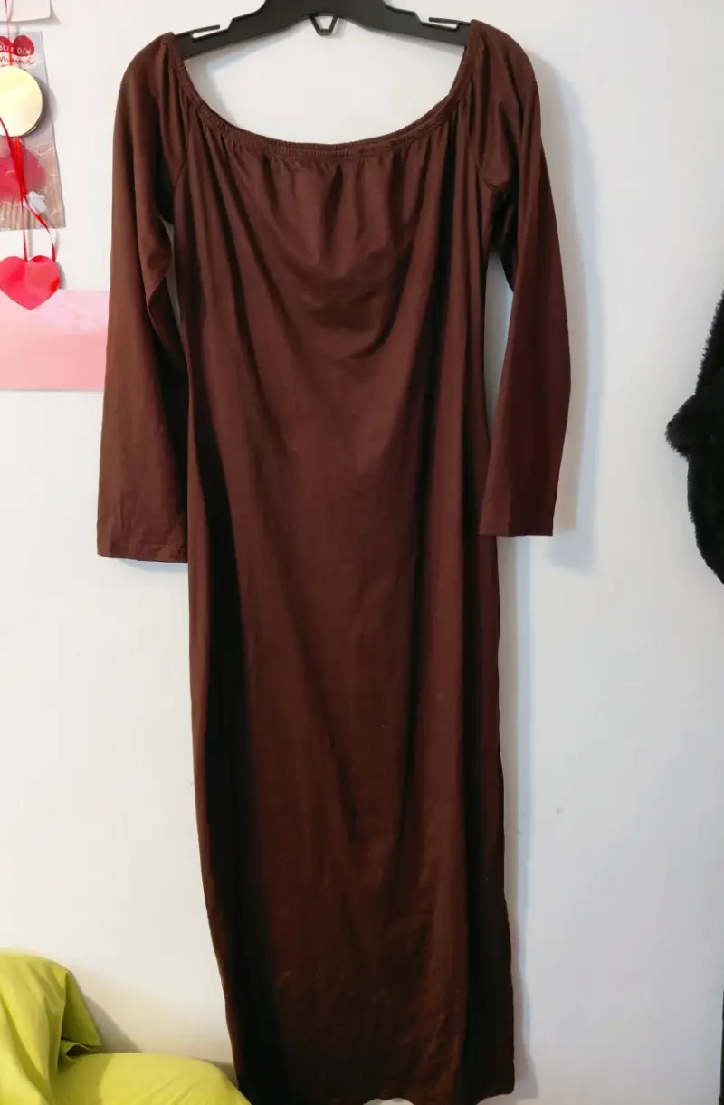 Vestido largo marrón de manga larga