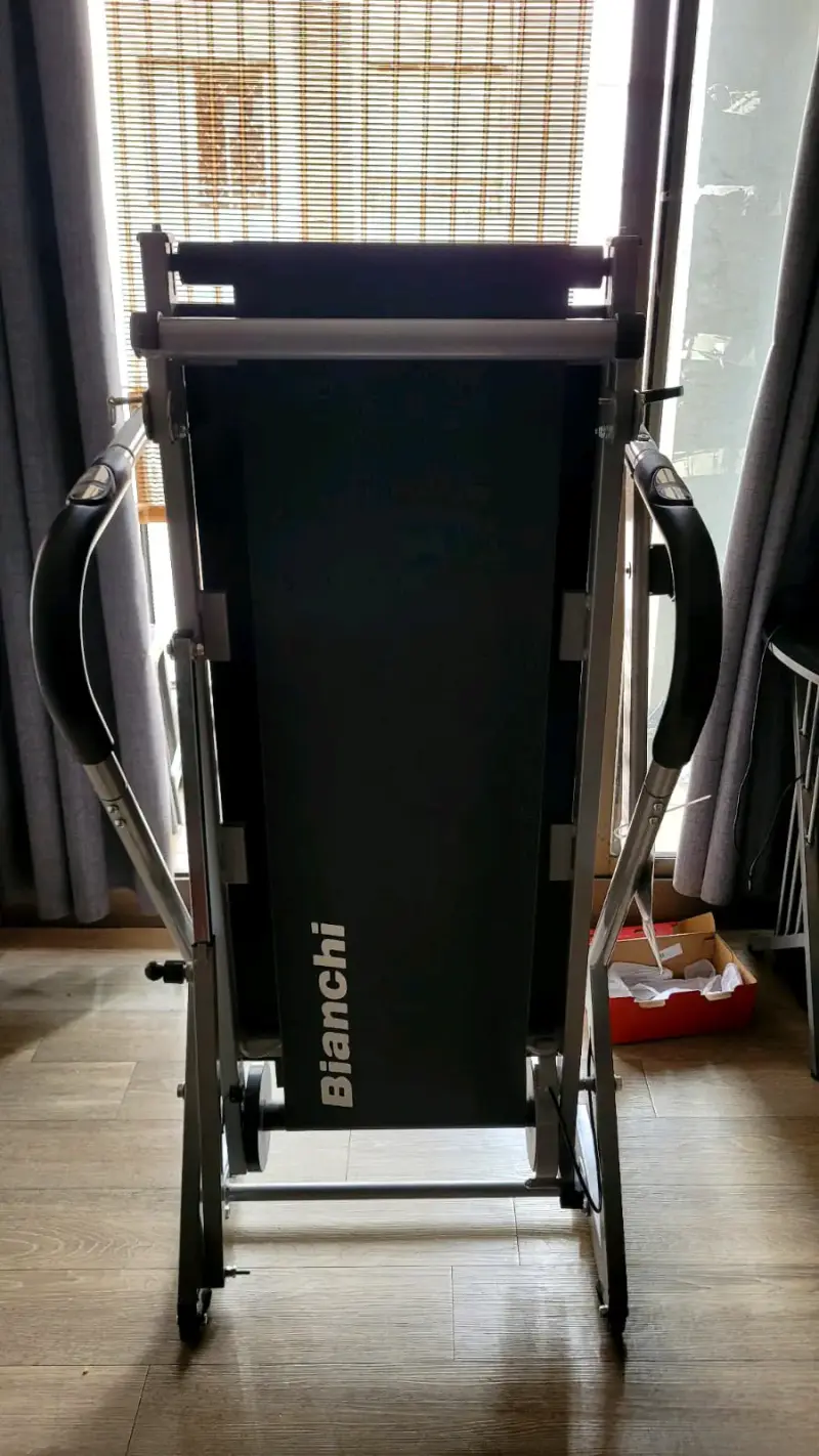 Caminadora mecánica plegable Bianchi con monitor - 1