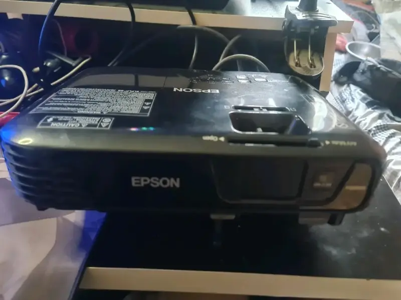 Proyector Epson PowerLite S31+ - 2