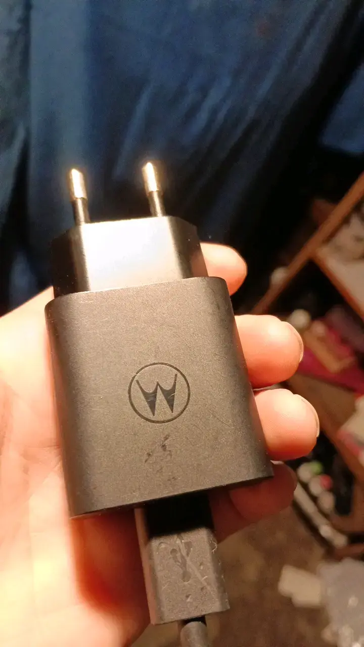Cargador Motorola USB-C en buen estado - 2