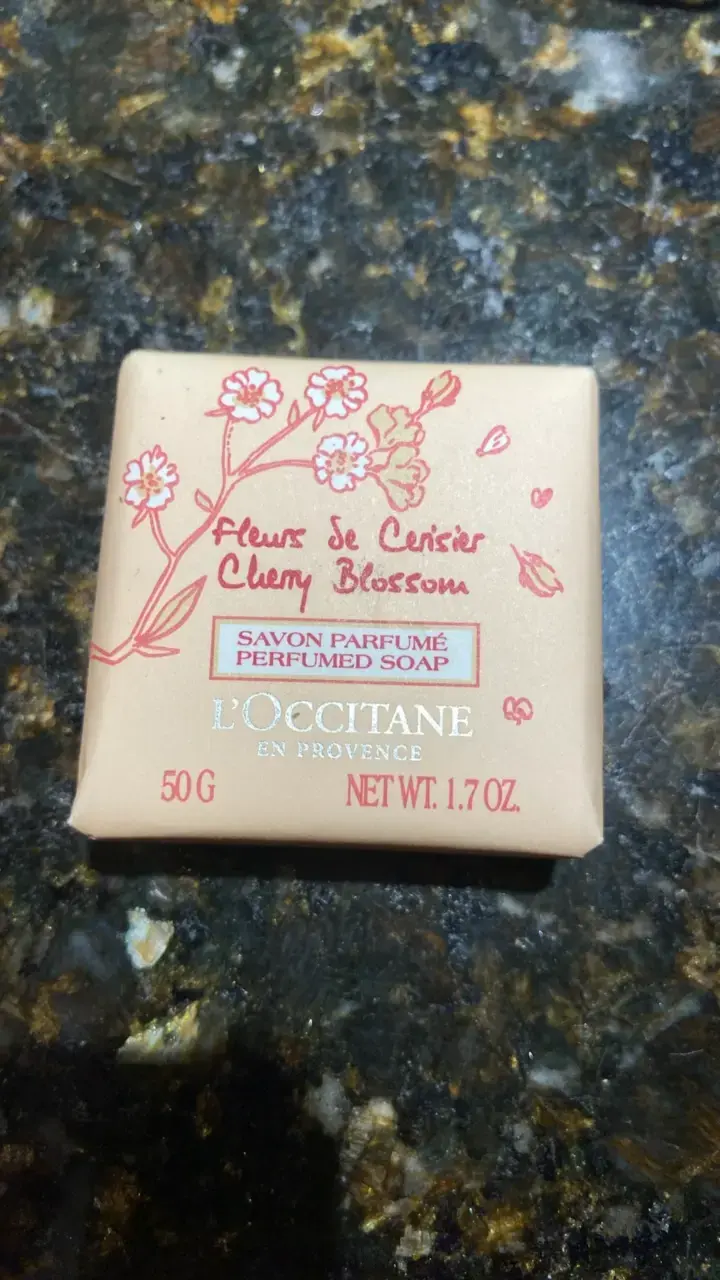 Jabón perfumado L'Occitane Cherry Blossom 50g - 1