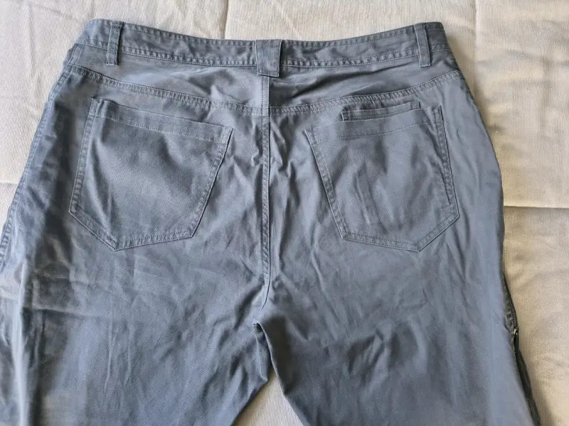 Pantalones cargo grises para hombre en buen estado - 3