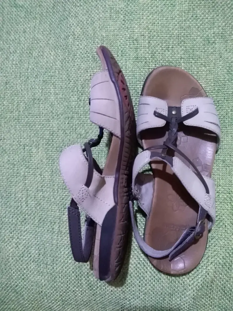 Sandalias de cuero beige para mujer - 2