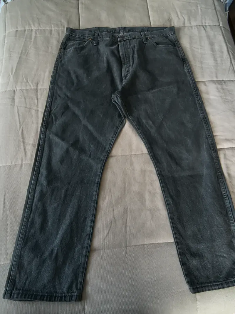 Jeans Wrangler clásicos para hombre - 2