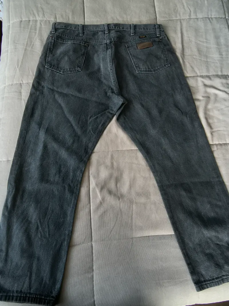 Jeans Wrangler clásicos para hombre - 3