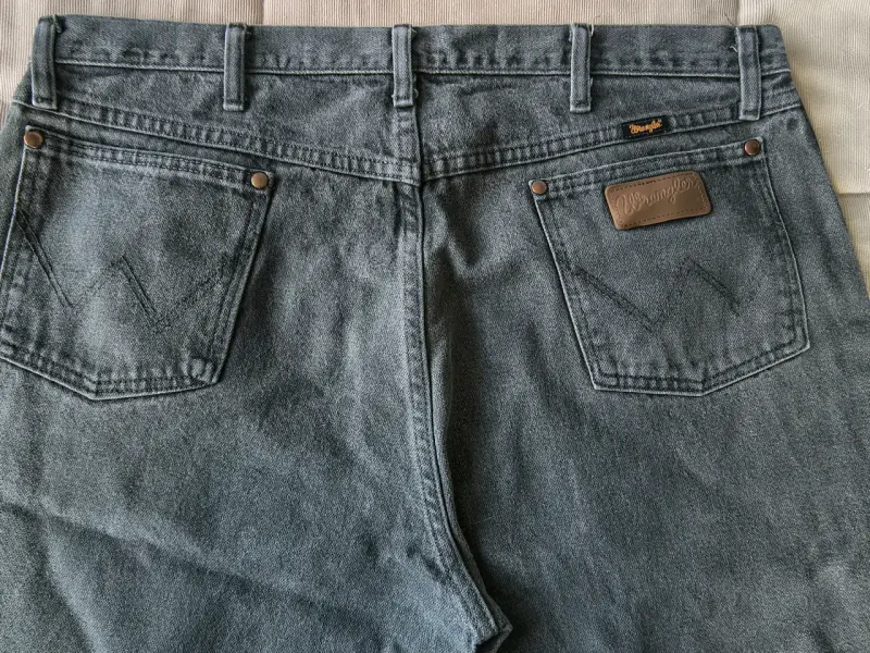 Jeans Wrangler clásicos para hombre - 5