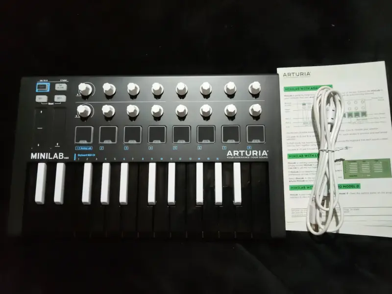 Controlador MIDI Arturia MiniLab MKII - 1