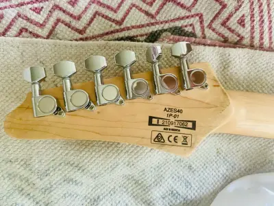 Guitarra eléctrica Ibanez AZES40 verde menta - miniatura 4