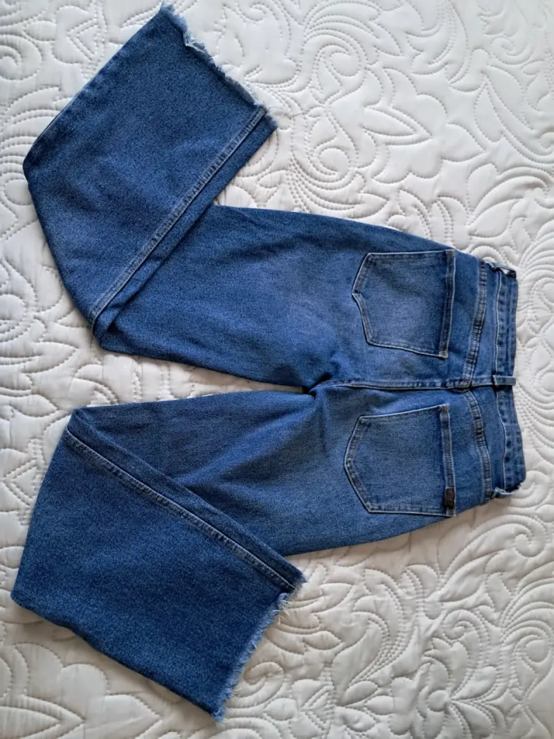Jeans acampanados de mezclilla azul talla 30 - 2