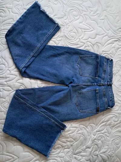 Jeans acampanados de mezclilla azul talla 30 - miniatura 2