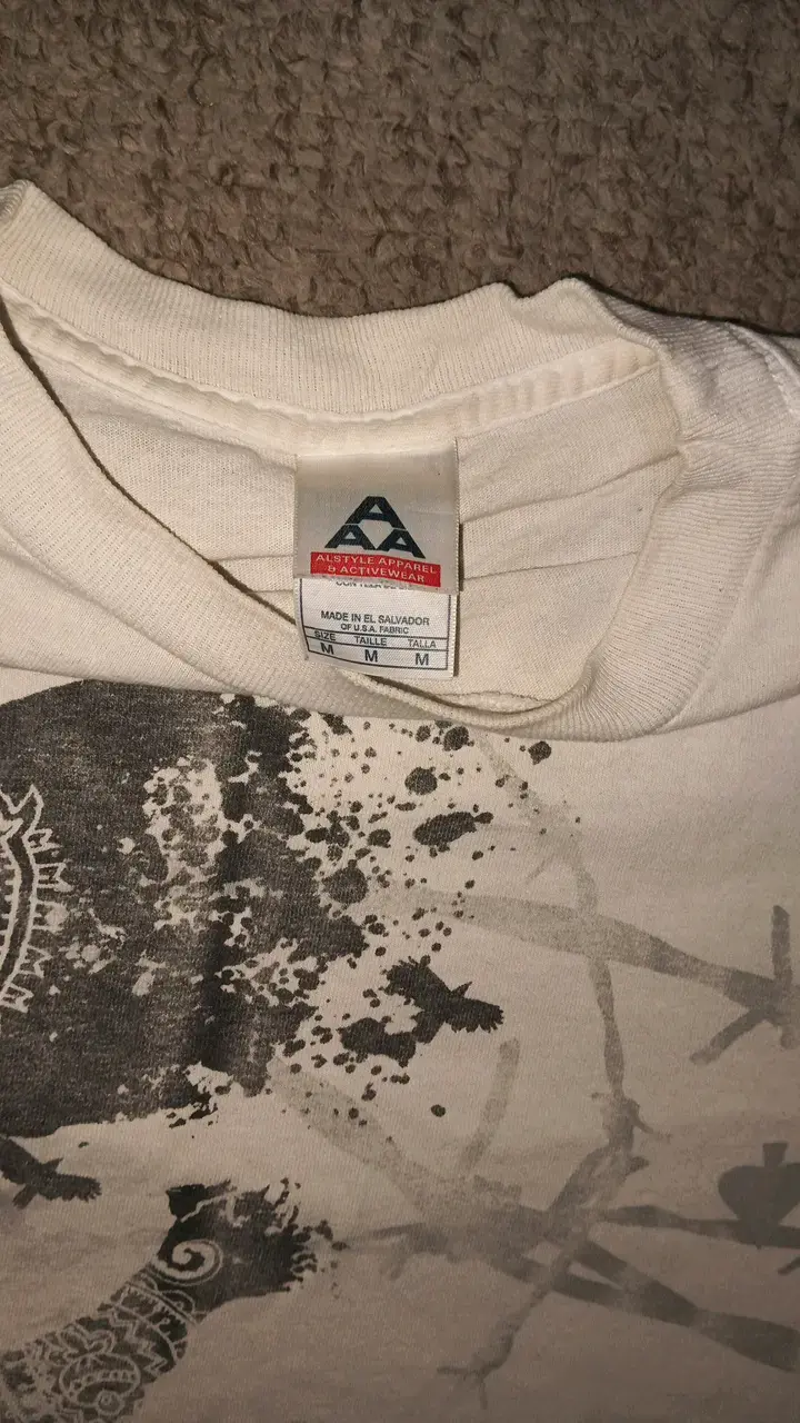 Polera blanca con diseño de calavera talla m - 2