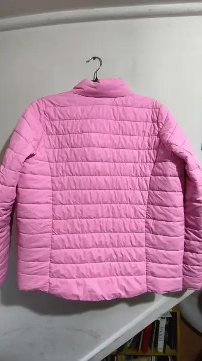 Chaqueta acolchada rosa para mujer - miniatura 2