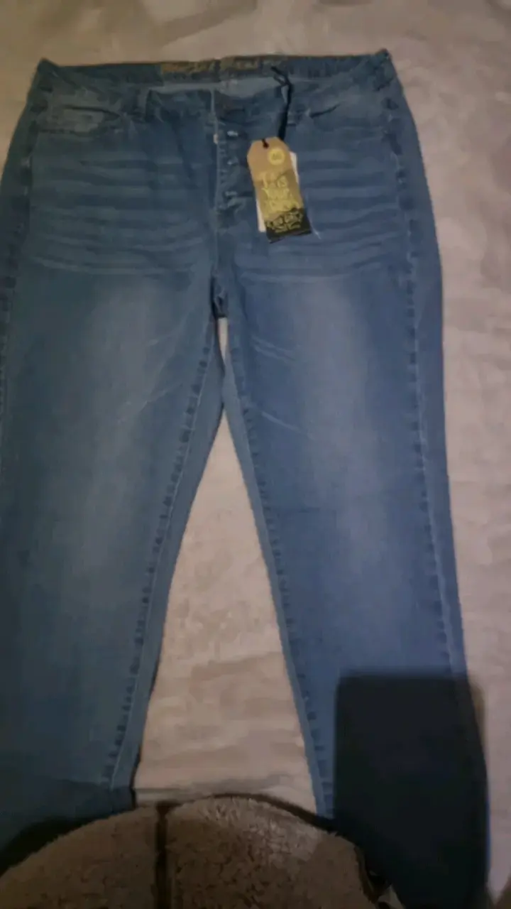 Jeans azul para mujer con etiqueta - 1