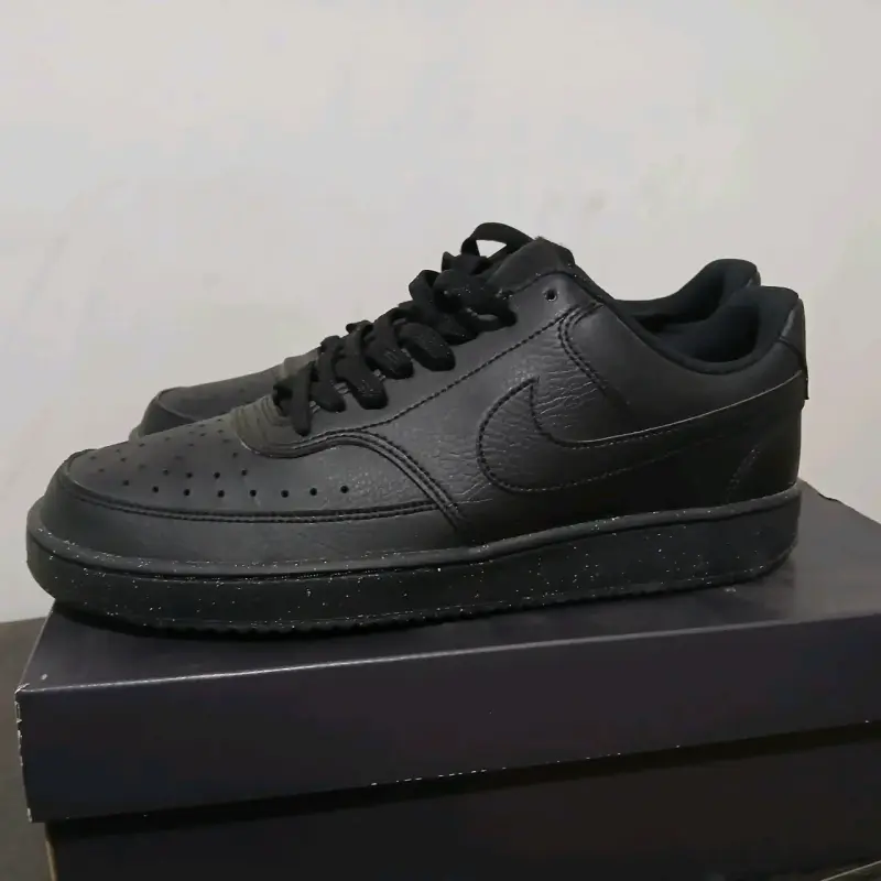 Zapatillas deportivas negras Nike en buen estado - 2