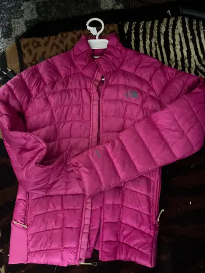 Chaqueta de plumas rosa The North Face para mujer - miniatura 4
