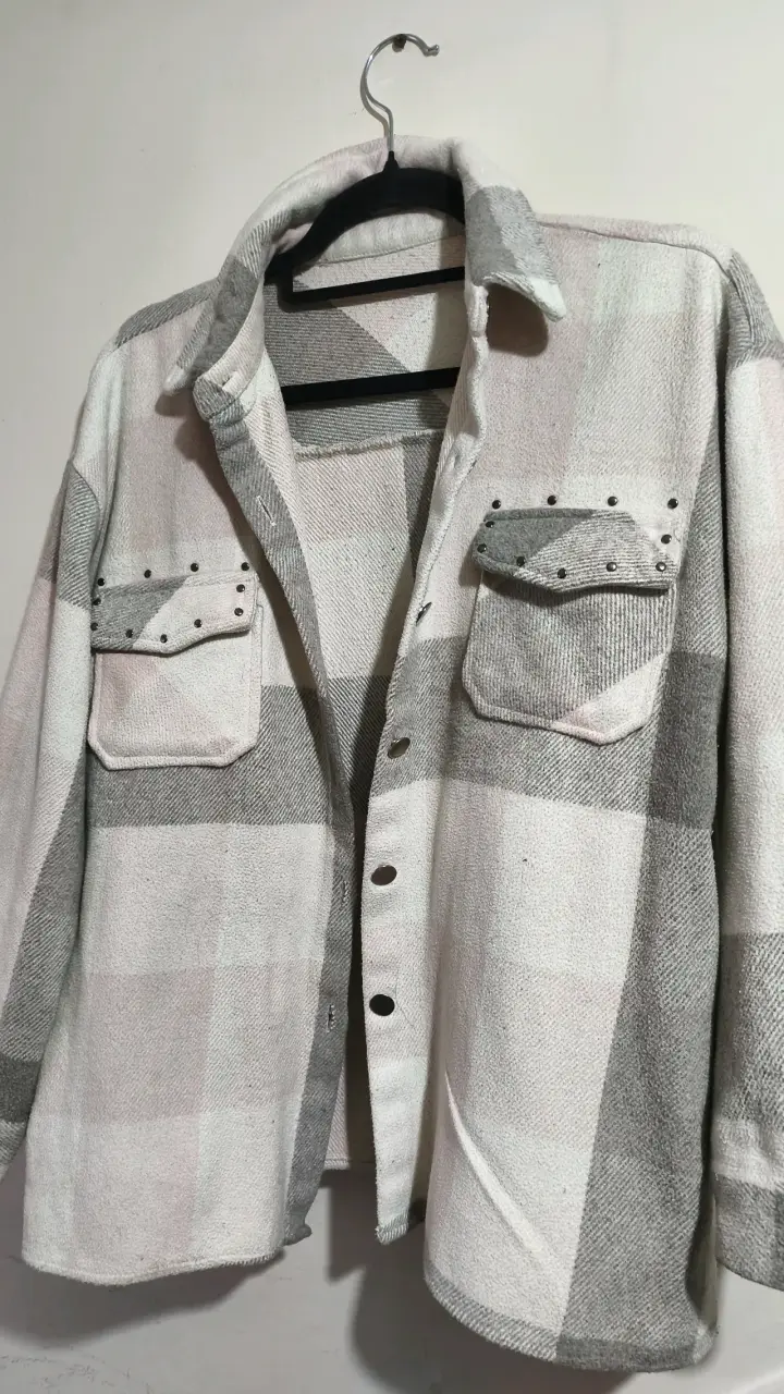 Chaqueta de franela a cuadros con tachas - 1