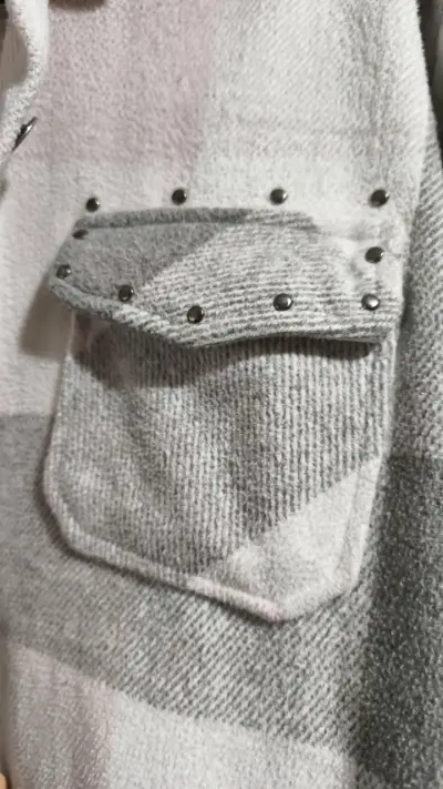 Chaqueta de franela a cuadros con tachas - miniatura 2