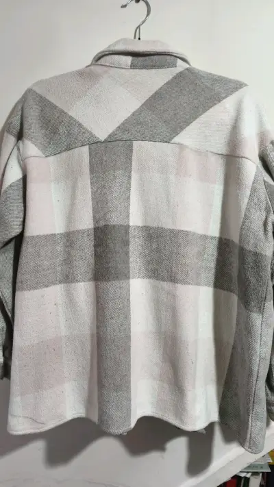 Chaqueta de franela a cuadros con tachas - miniatura 3