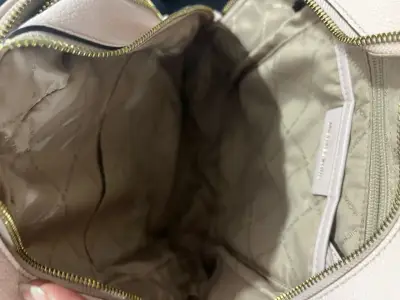 Mochila Michael Kors beige con logo - miniatura 4