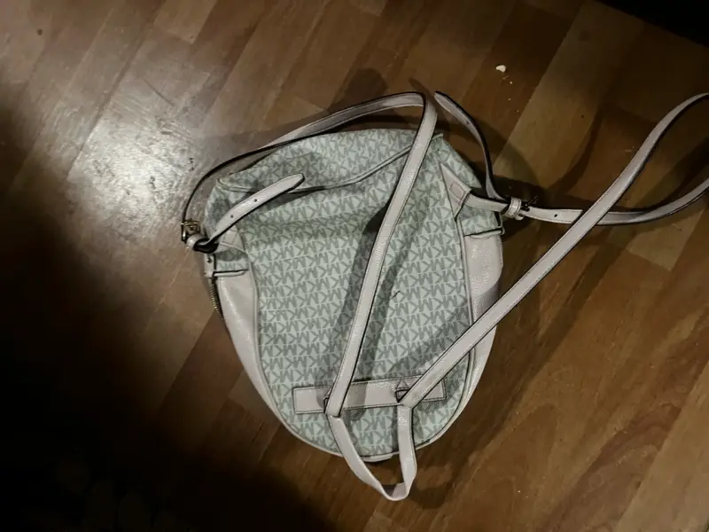 Mochila Michael Kors beige con logo - 5