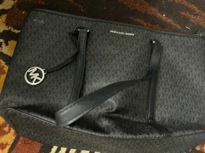 Bolso tote negro Michael Kors con logo - miniatura 3