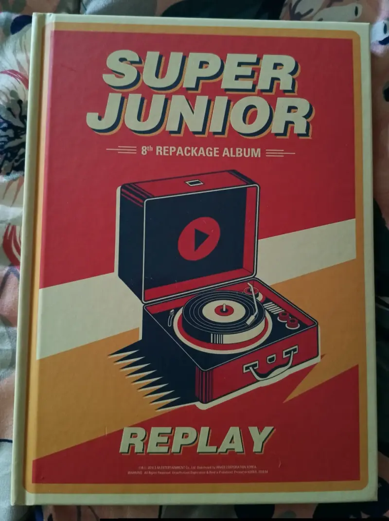 Álbum Super Junior 8th Repackage Replay - 1