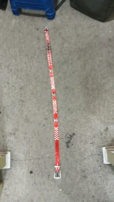 Cinturón rojo con brillantes y2k - miniatura 1