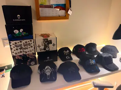 Gorras de diseño El Barbas Hats en negro - miniatura 1