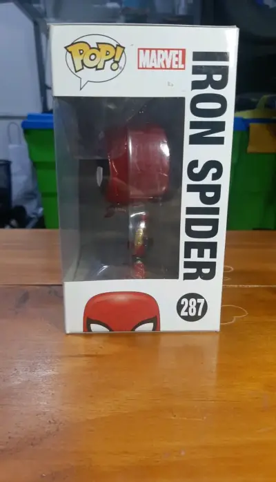 Figura Funko Pop Iron Spider Marvel - miniatura 2