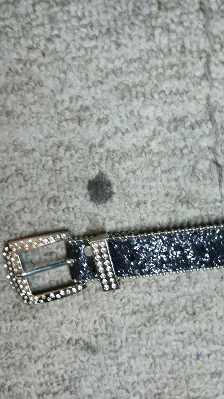 Cinturón negro con brillantes y hebilla decorativa - 2