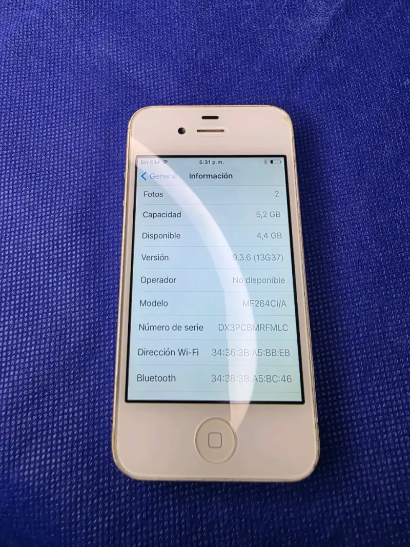 iPhone 4S, 6GB con tapa trasera rota - 3