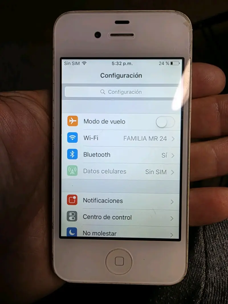 iPhone 4S, 6GB con tapa trasera rota - 5