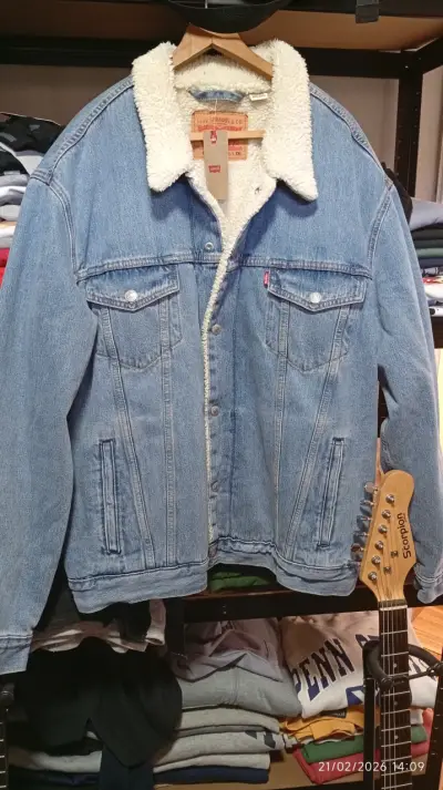 Chaqueta de mezclilla Levi's con forro de borrego - miniatura 2