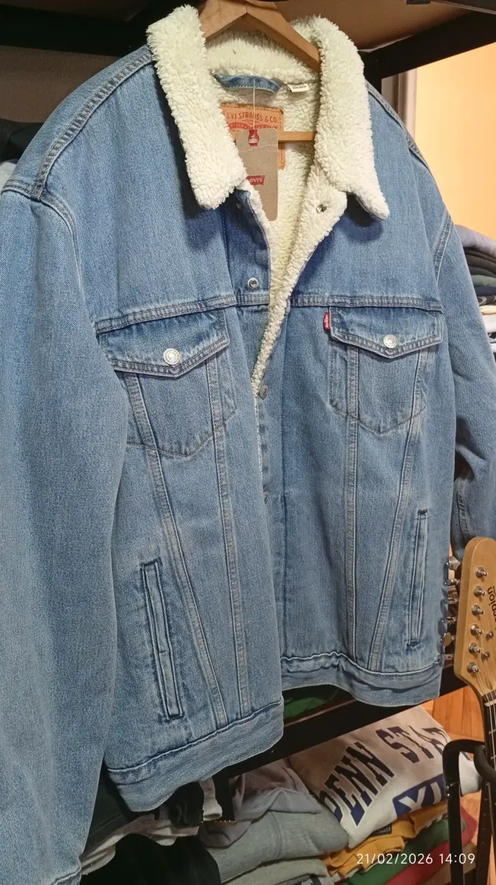 Chaqueta de mezclilla Levi's con forro de borrego - 4