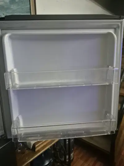 Refrigerador LG de dos puertas en buen estado - miniatura 3