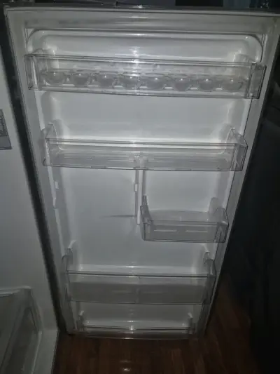 Refrigerador LG de dos puertas en buen estado - miniatura 4