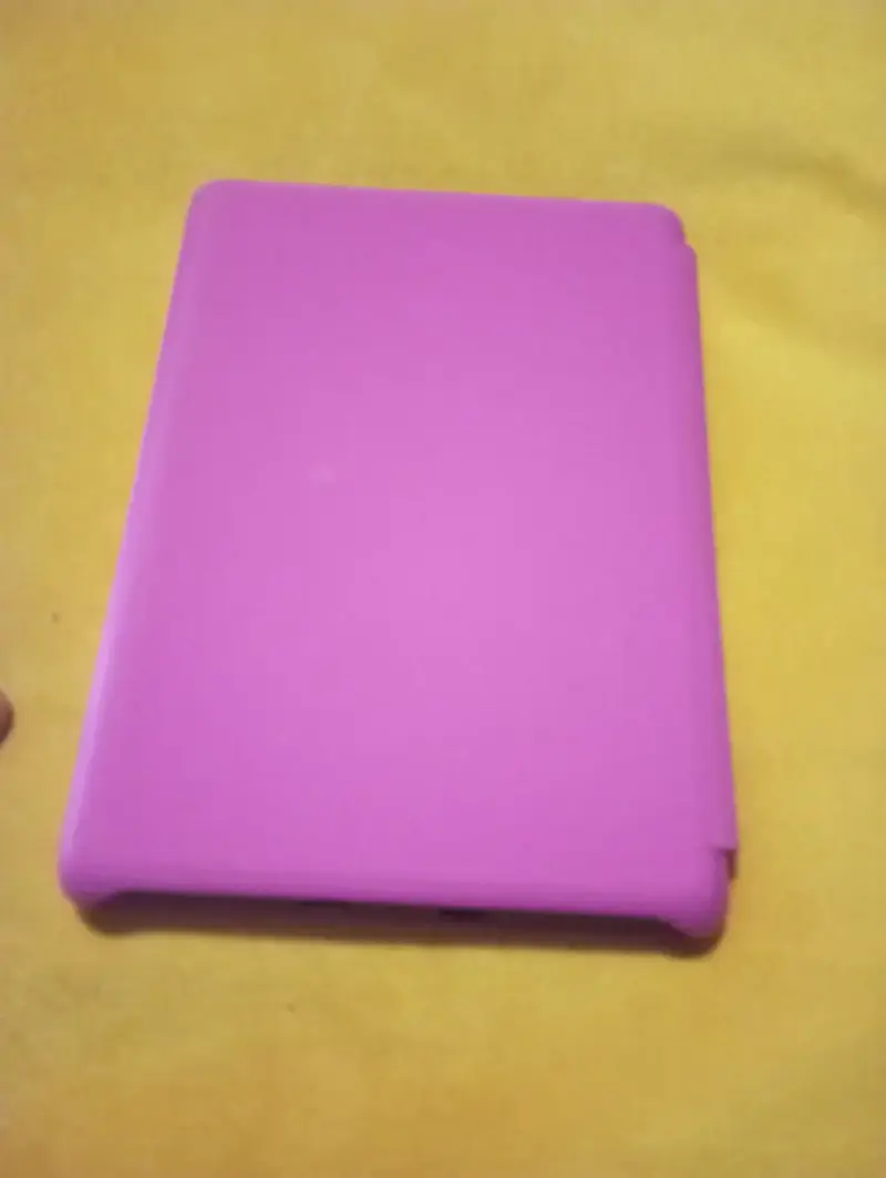 Kindle con funda rosa en buen estado - 3
