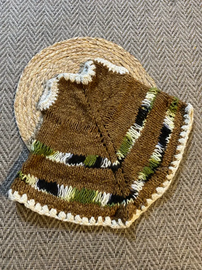 Poncho de lana tejido a mano para bebé - 1