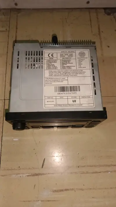 Radio de auto con CD y cassette - miniatura 2
