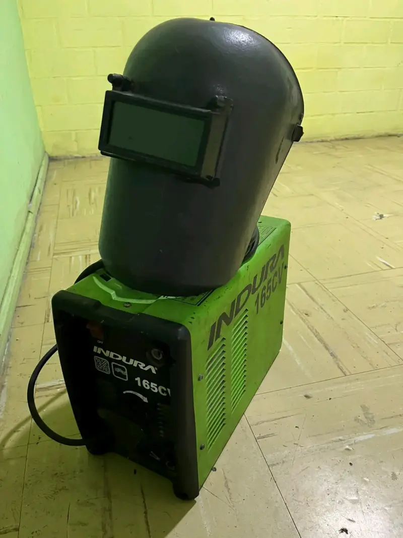 Soldadora Inverter Indura 165CV con Máscara - 3