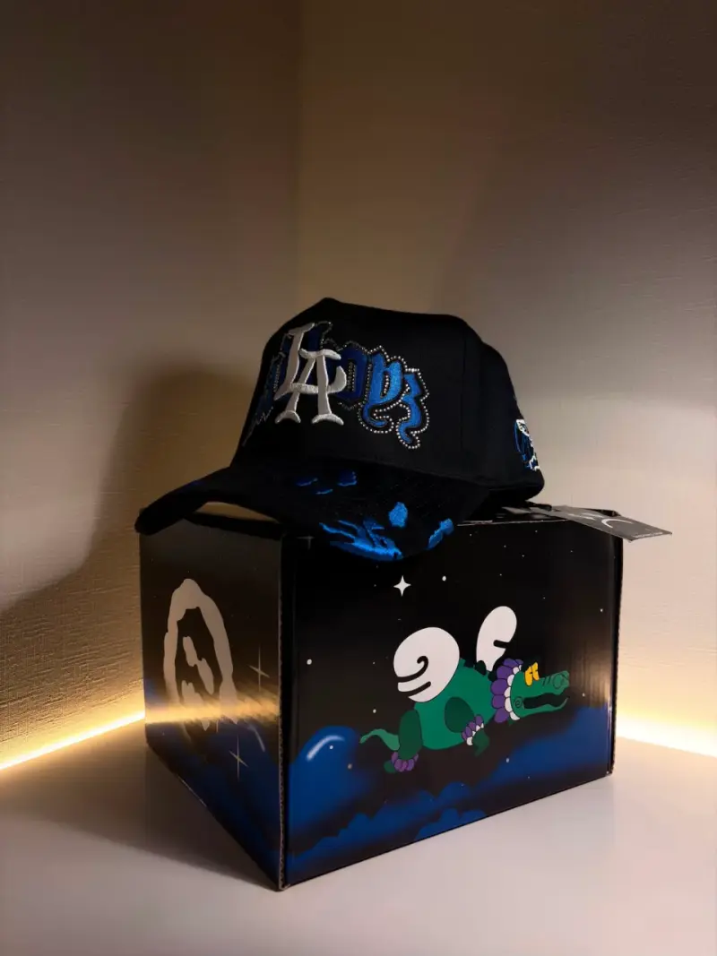 Gorra negra Sad Boys con diseño bordado - 3