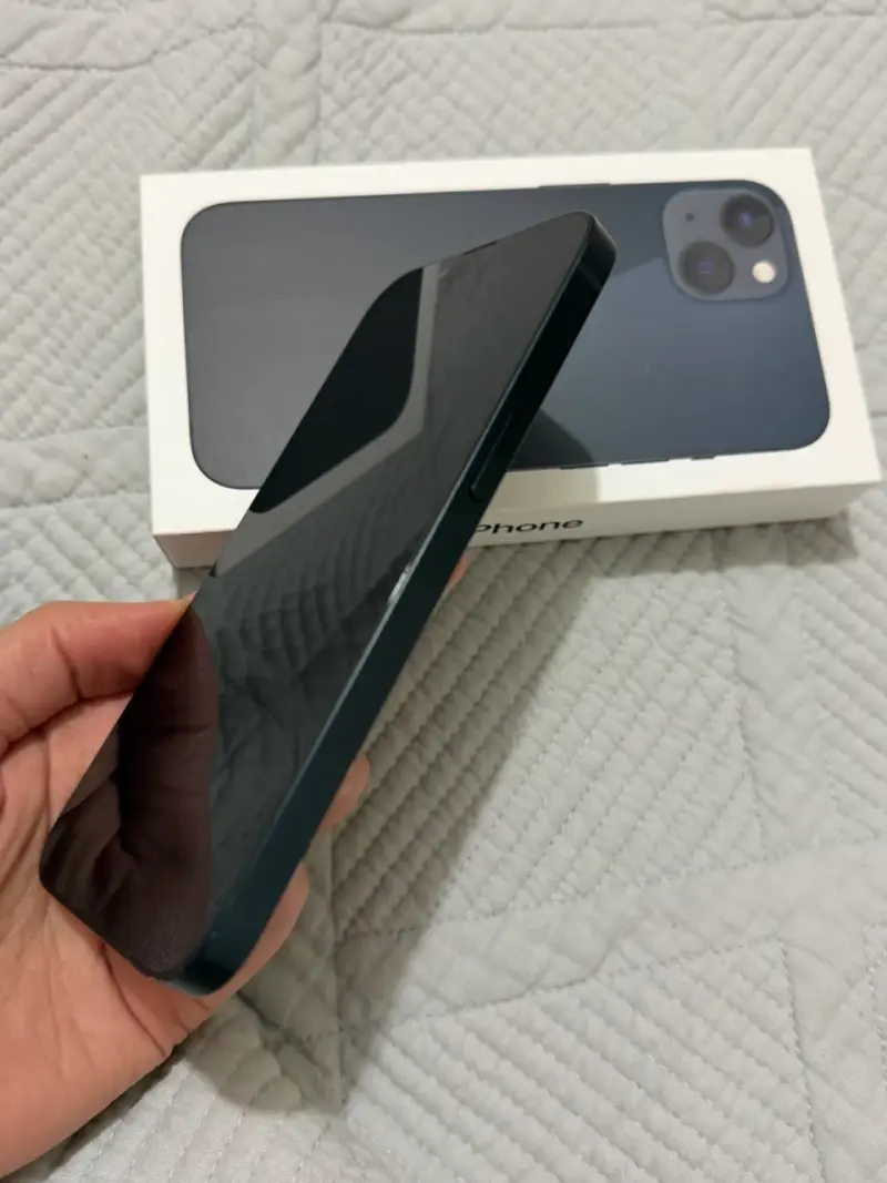 iPhone 13 en excelente estado con caja original - 5