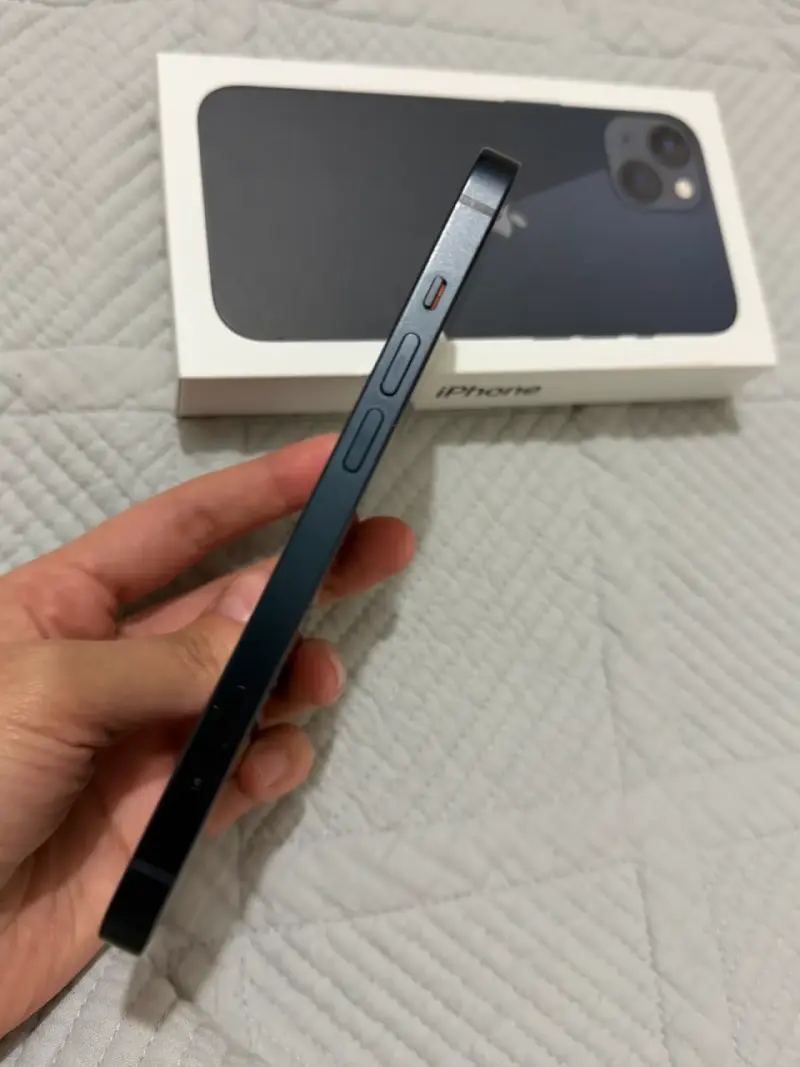 iPhone 13 en excelente estado con caja original - 6