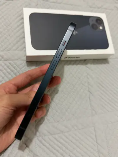 iPhone 13 en excelente estado con caja original - miniatura 6