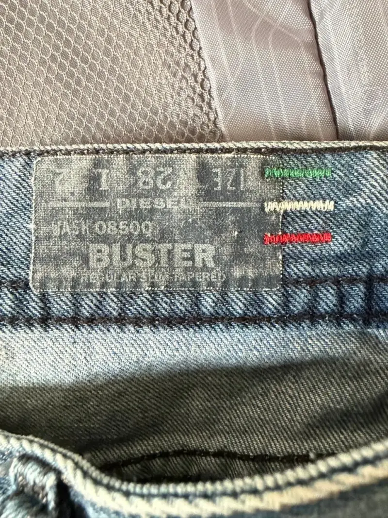 Jeans Diesel Buster azul desgastado para hombre - 1