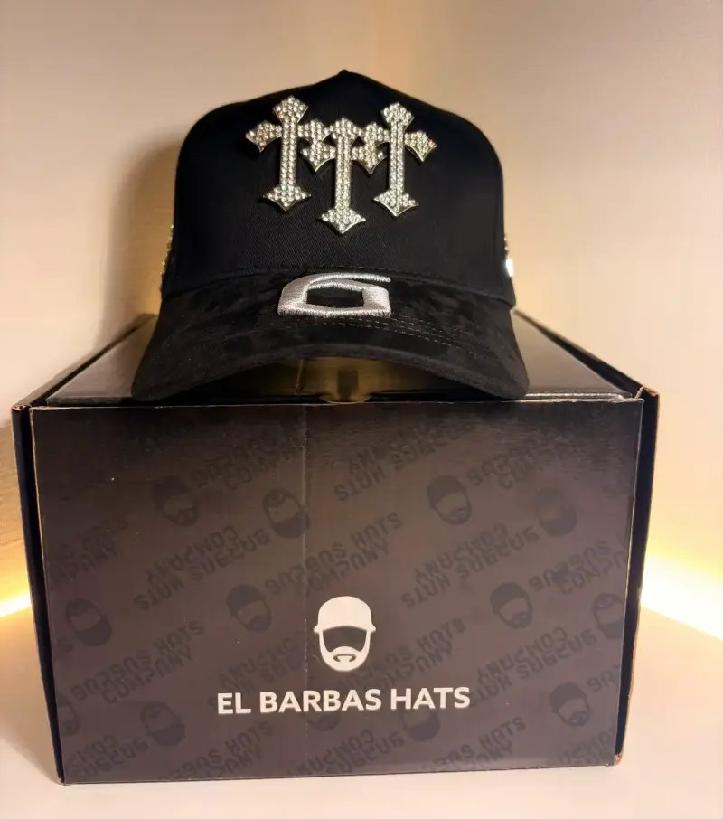 Gorra negra con cruces brillantes El Barbas Hats - 4